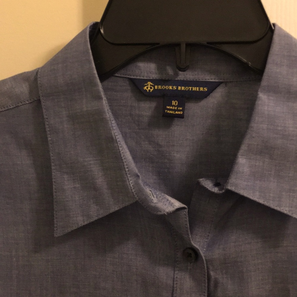 Woman’s Brooks. Brothers  Shirt